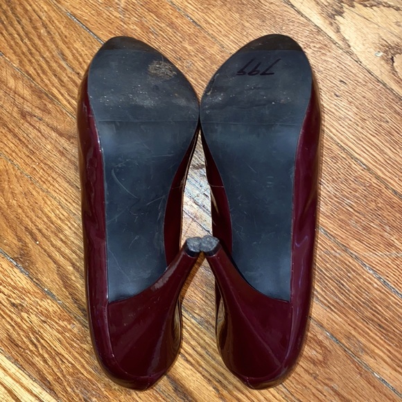 Maroon Steve Madden high heels - Picture 4 of 4